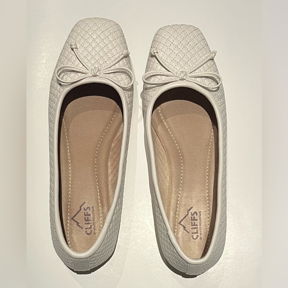 Cliffs by WHITE MOUNTAIN “Bessy” Off White/Cream Quilted Ballet Flats Vegan